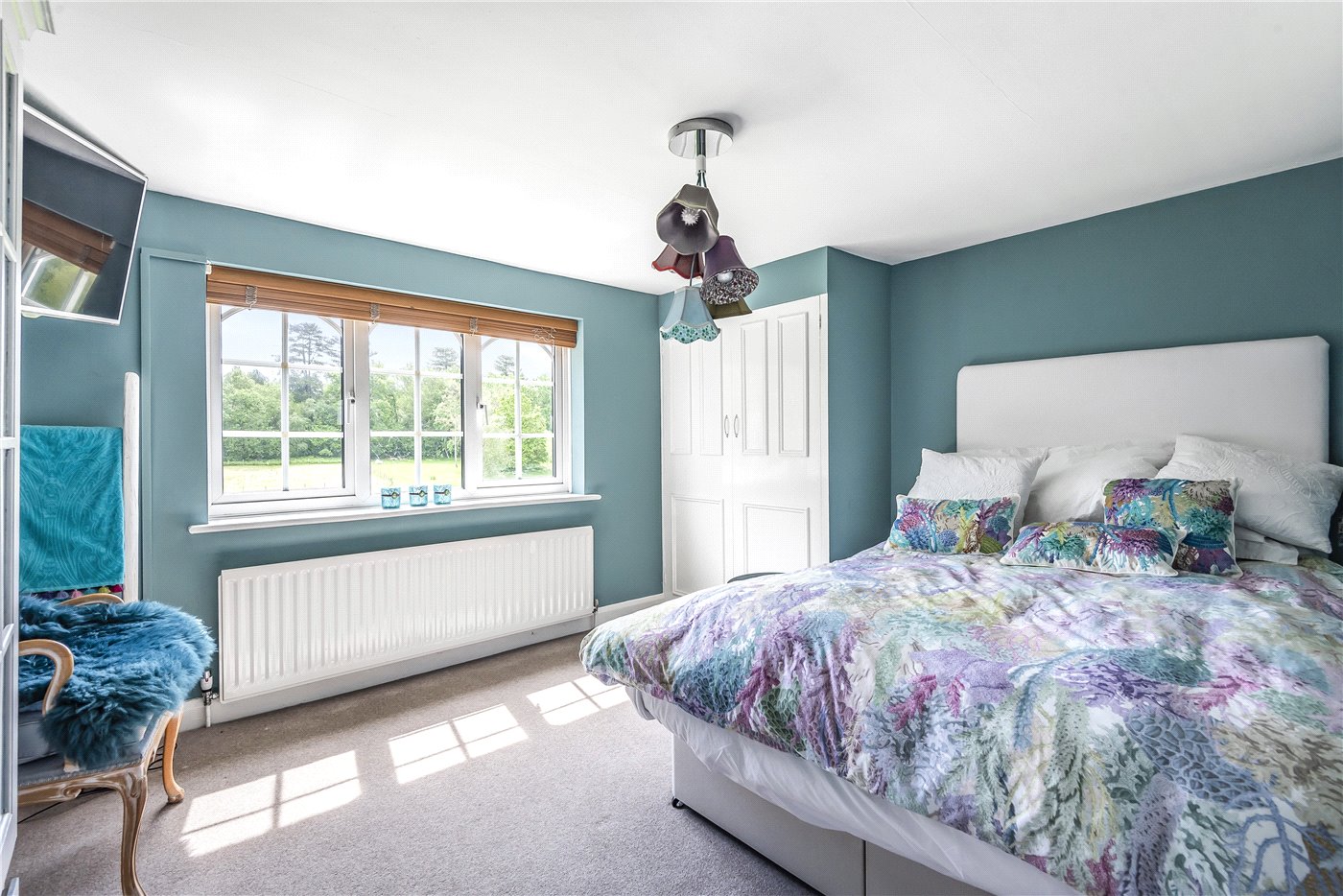Farnham Road, Holt Pound, Farnham, GU10